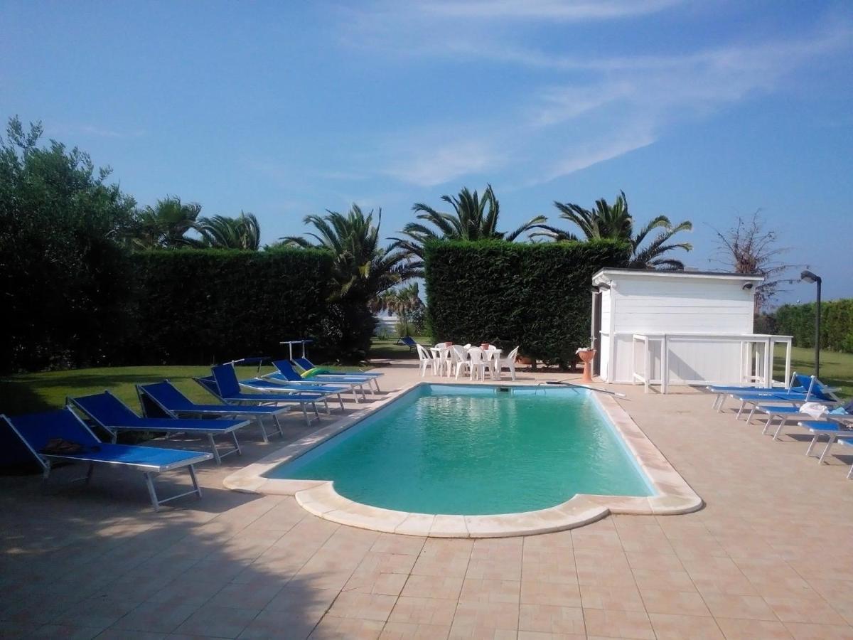 Hotel Oasi degli Angeli Zapponeta Esterno foto